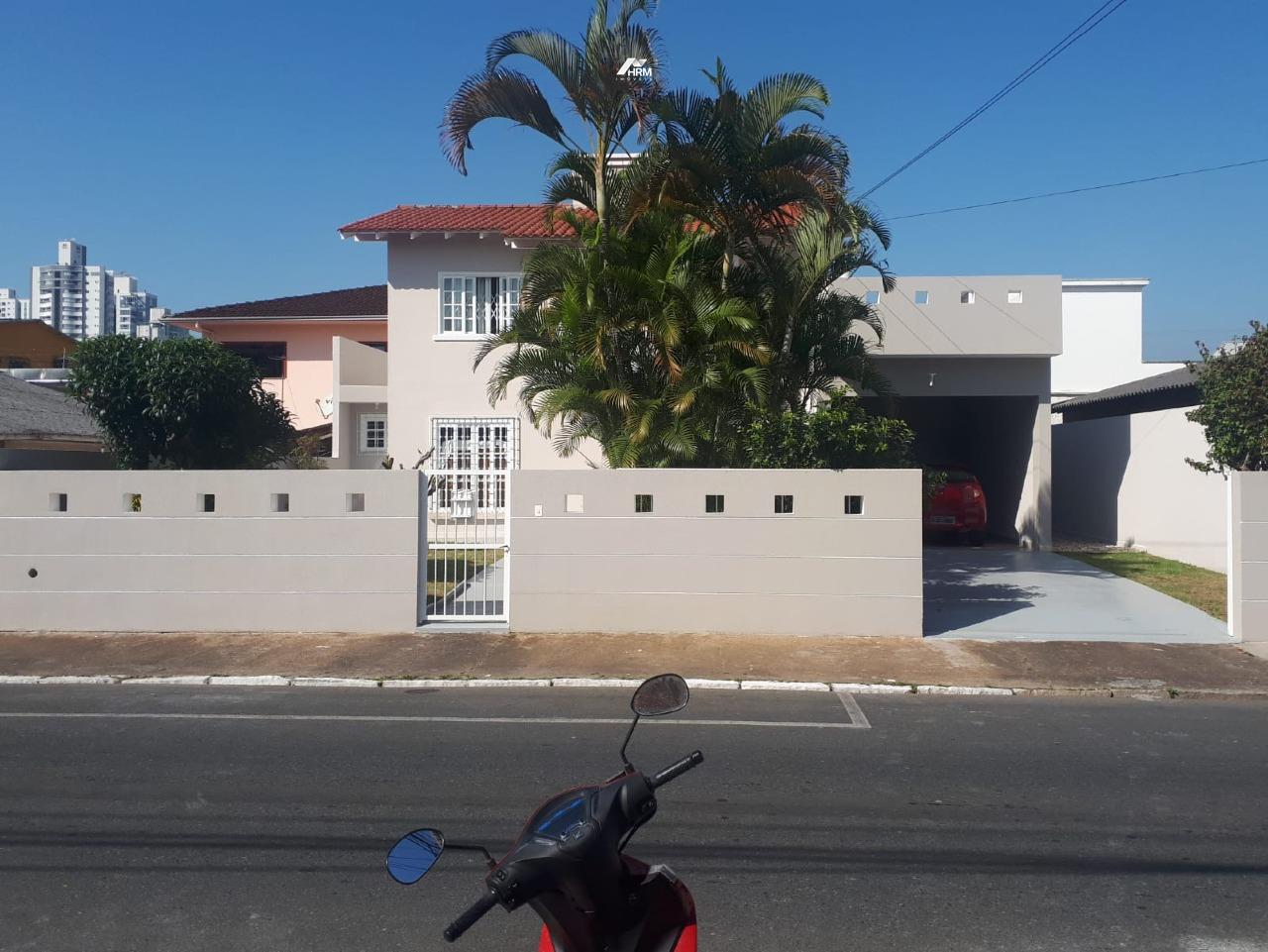 Casa a venda em Balneário Camboriú-SC