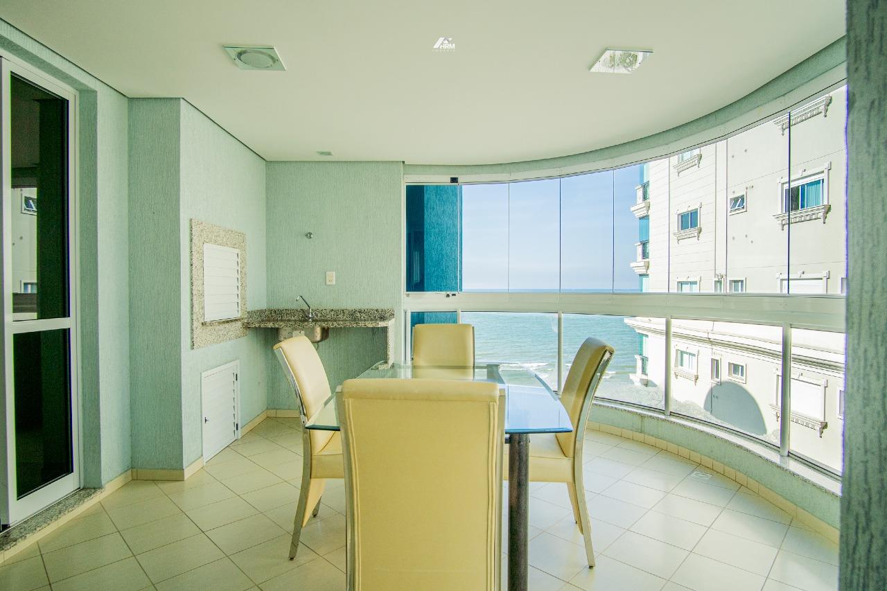 Dona Léa – Conforto, Lazer e Vista Panorâmica em Meia Praia