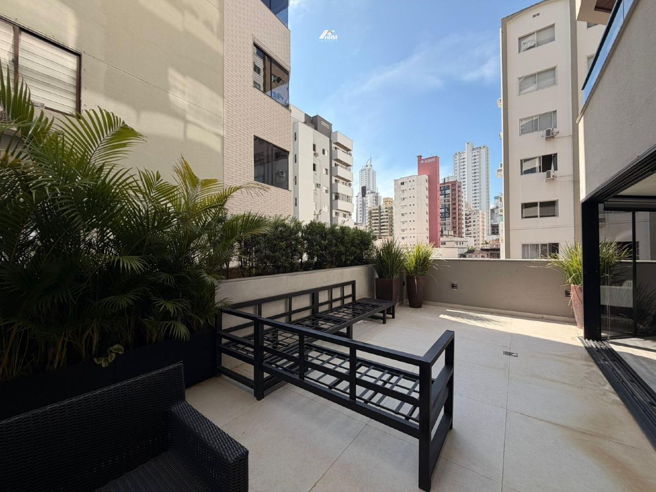 Apartamento diferenciado na Barra Norte com 3 quartos - Centro de Balneário Camboriú.