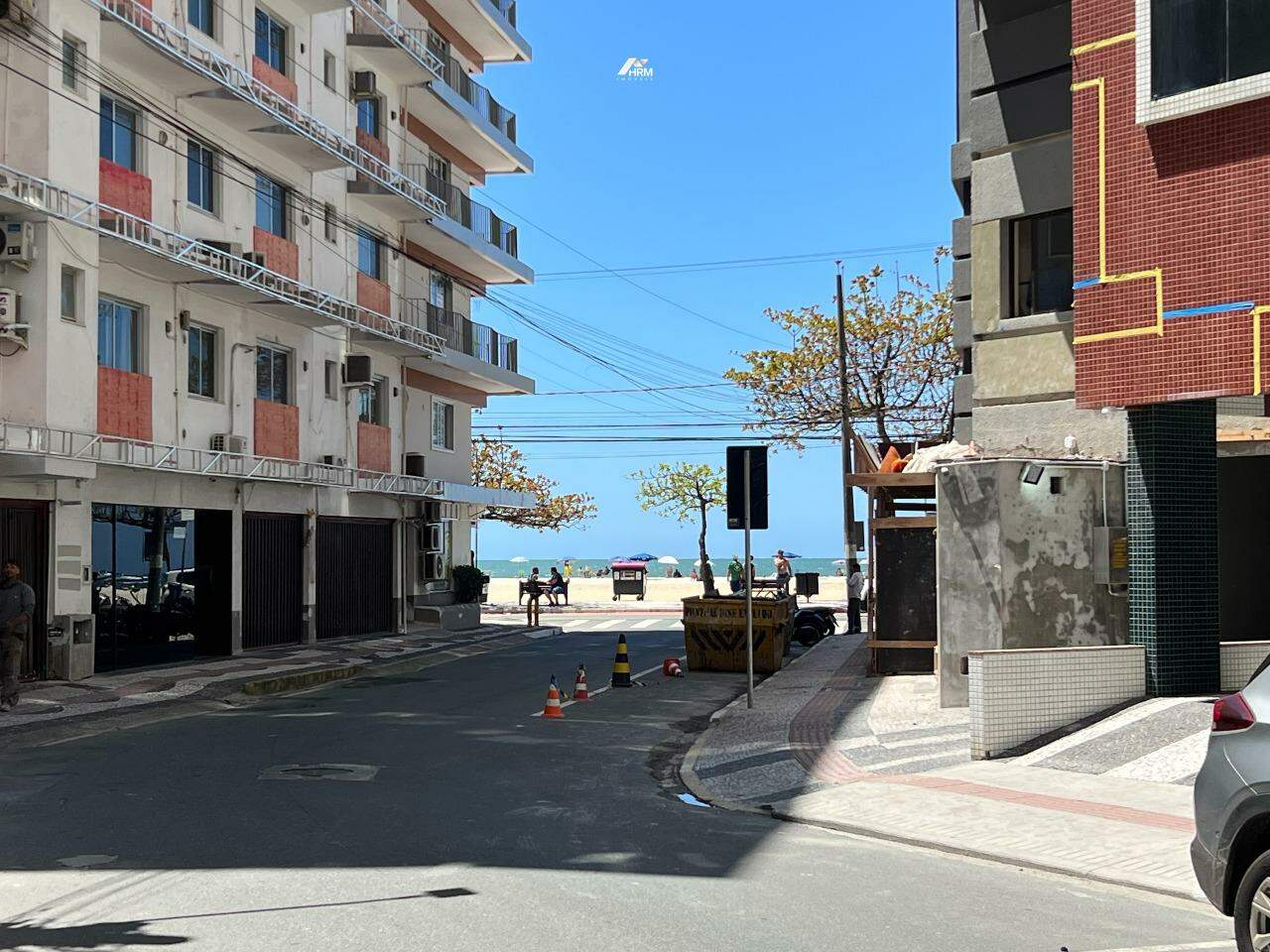 Apartamento 2 dormitórios na quadra do mar, para venda em Balneário Camboriú-SC