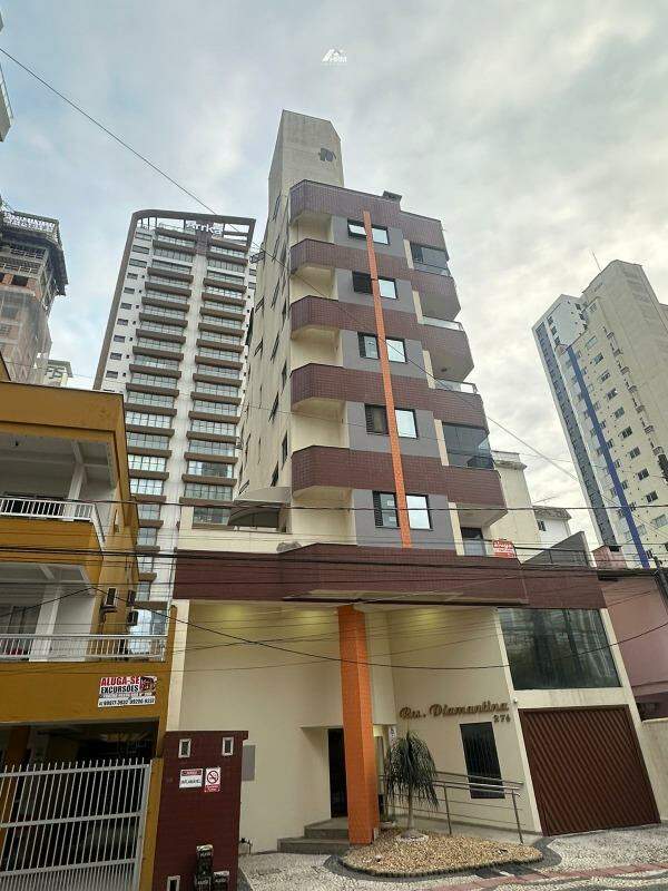 Residencial Diamantina - Aparamento diferenciado com piscina.