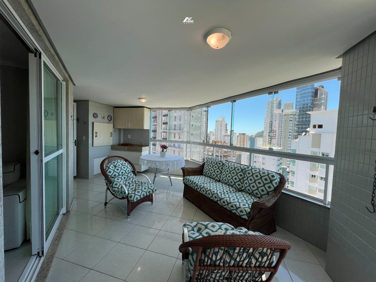 Apartamento 3 dormitórios, mobiliado à venda em Balneário Camboriú.