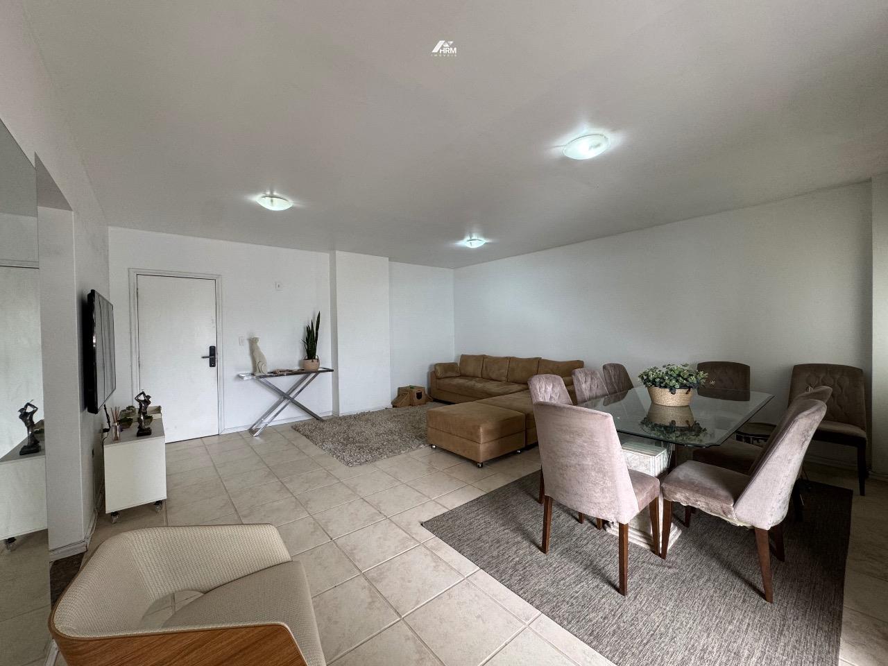 Apartamento com 3 quartos a 160m do mar na Barra Sul de Balneário Camboriú.