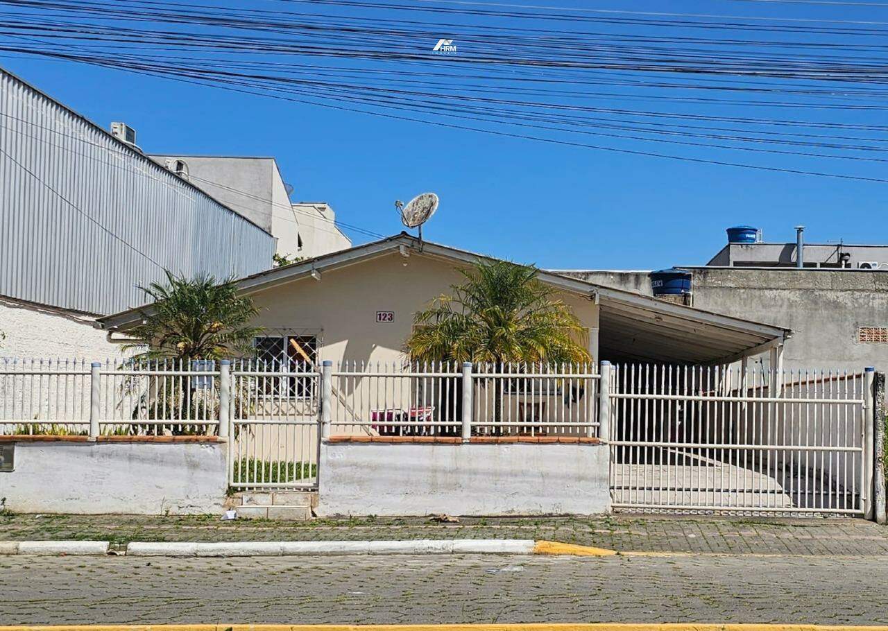 Casa a venda 3 quartos, Santa Regina, Camboriú-SC