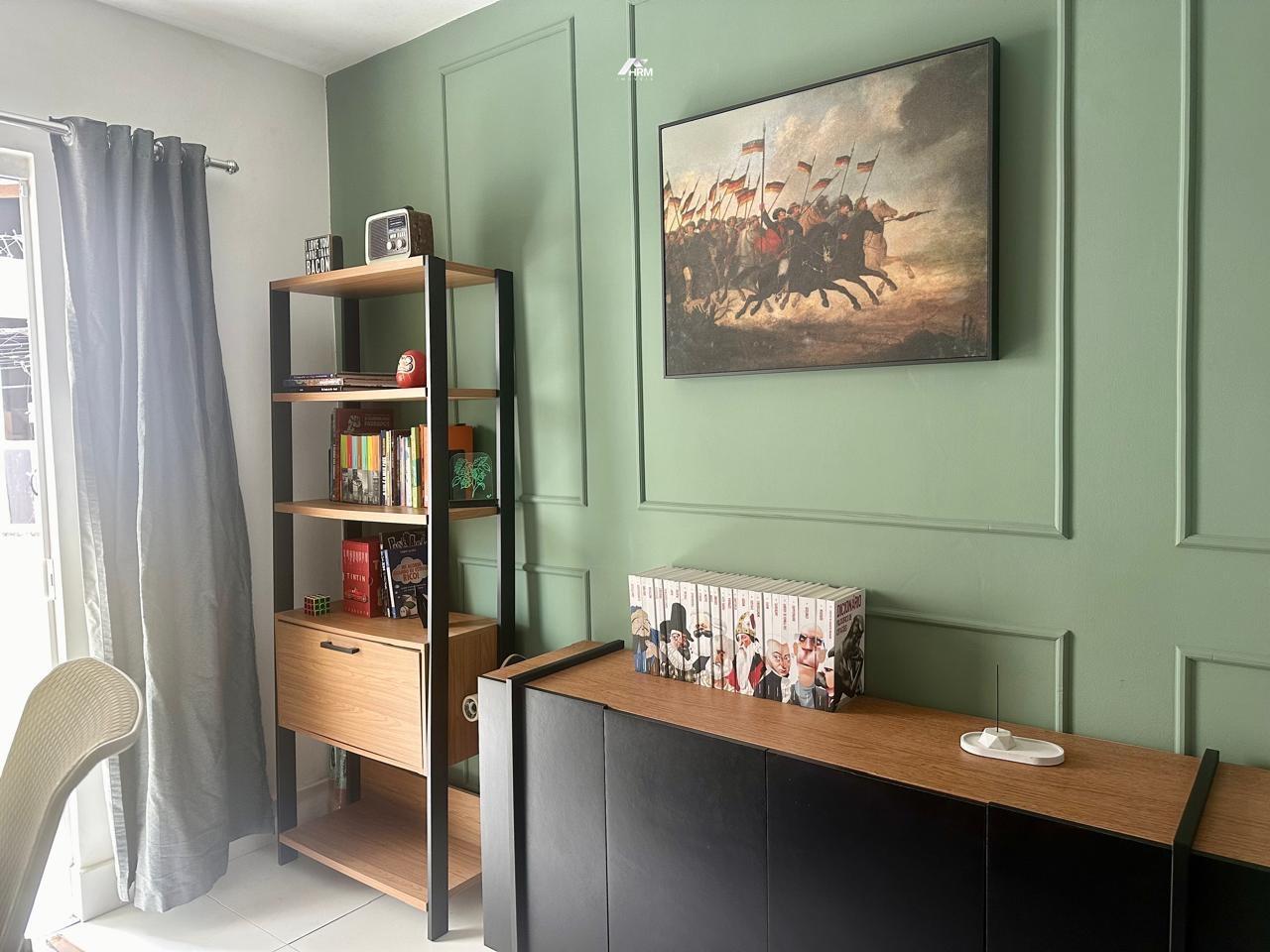 Apartamento com 3 quartos, sendo 1 suíte, acerca de 500m do mar em Meia Praia - Itapema/SC