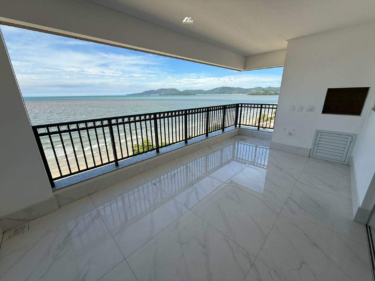 Apartamento 04 dormitórios frente mar - Porto Belo -SC