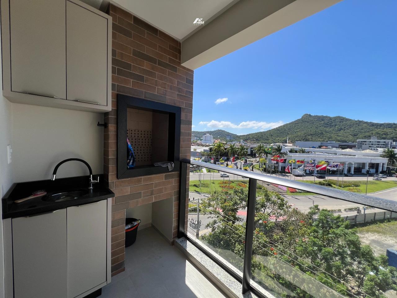 Apartamento mobiliado com 2 quartos e 2 vagas, para venda em Balneário Camboriú