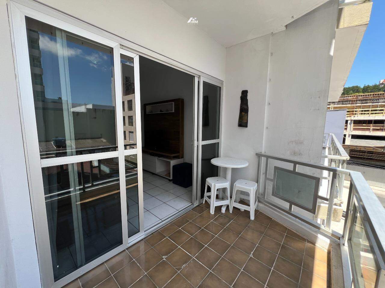 Apartamento mobiliado a venda com 2 quartos em Balneário Camboriú-SC
