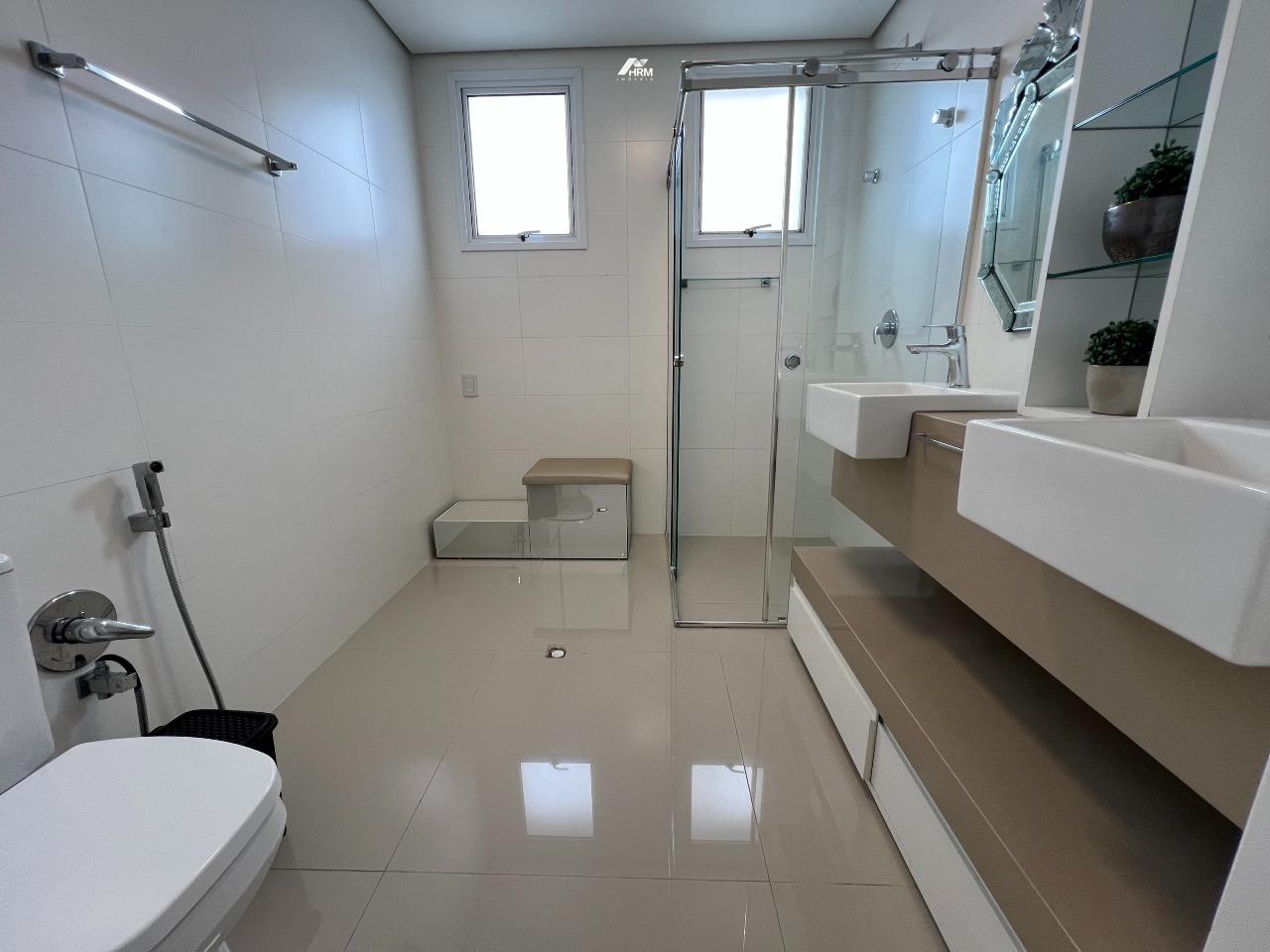 Apartamento 132m² com 3 suítes a venda em Balneário Camboriú, Alto Padrão com Vista Privilegiada