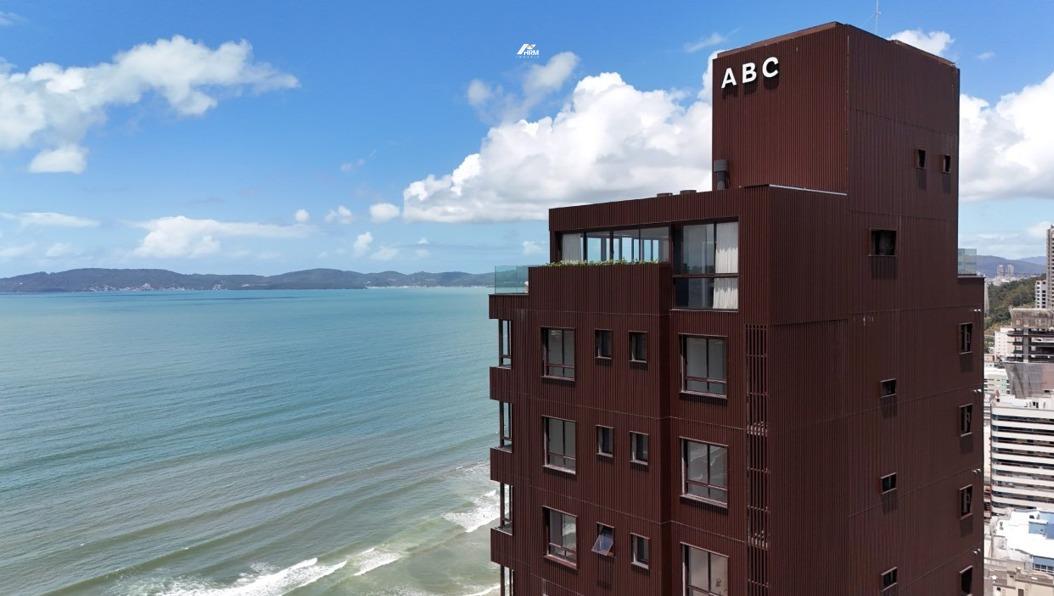 Apartamento com 4 suítes, de Alto Padrão Frente Mar com Vista Definitiva e Lazer Completo