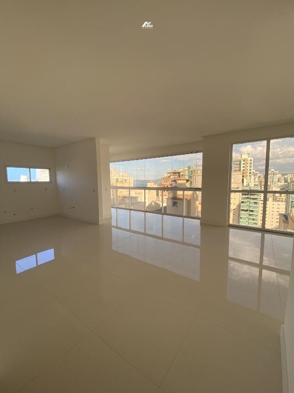 Apartamento de Alto Padrão com 4 Suítes