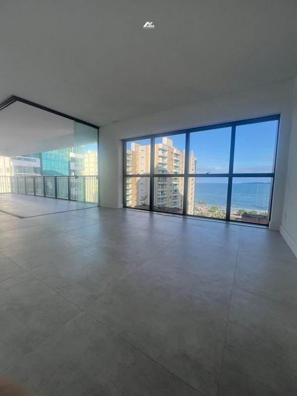 Excelente Apartamento com 4 Dormitórios, sendo 4 Suítes
