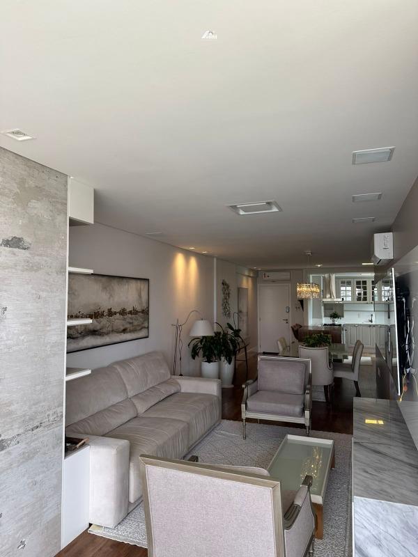 Apartamento de alto padrão com 3 suítes, varanda gourmet e lazer completo