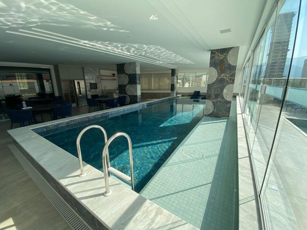 Alto Padrão: Apartamento com 4 Suítes, Sacada e Hidromassagem