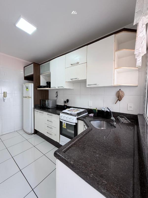Apartamento a venda 2 quartos mobiliado no Centro de Balneário Camboriú, Santa Catarina