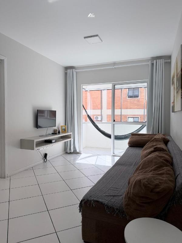 Apartamento a venda 2 quartos mobiliado no Centro de Balneário Camboriú, Santa Catarina