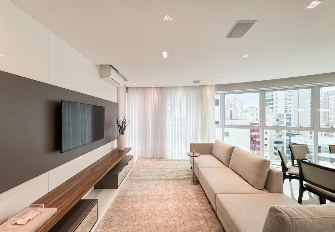 Apartamento com 4 Dormitórios, 2 Suítes e 3 Vagas