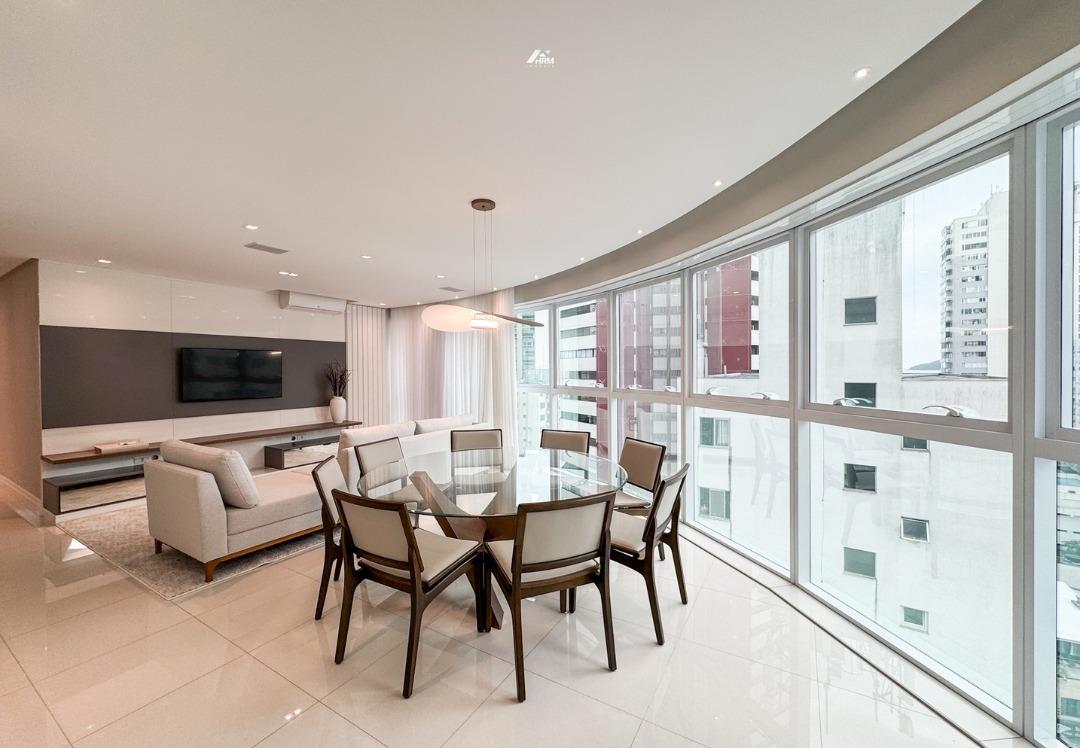 Apartamento com 4 Dormitórios, 2 Suítes e 3 Vagas