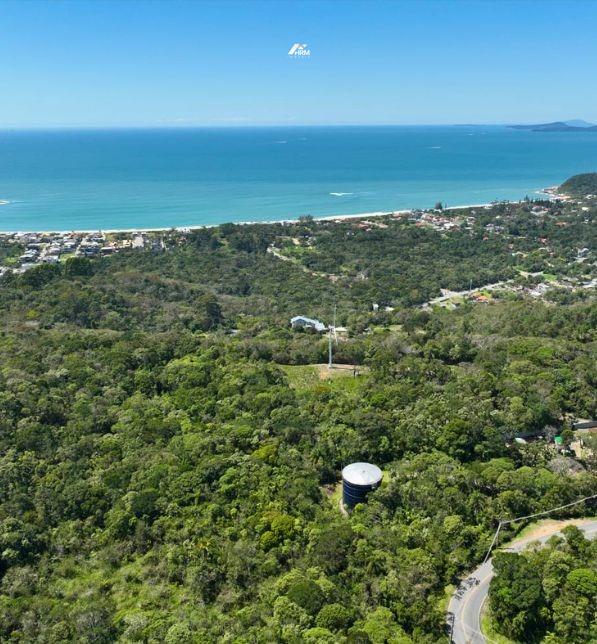 Terreno Privilegiado a 1 km da Praia do Estaleiro