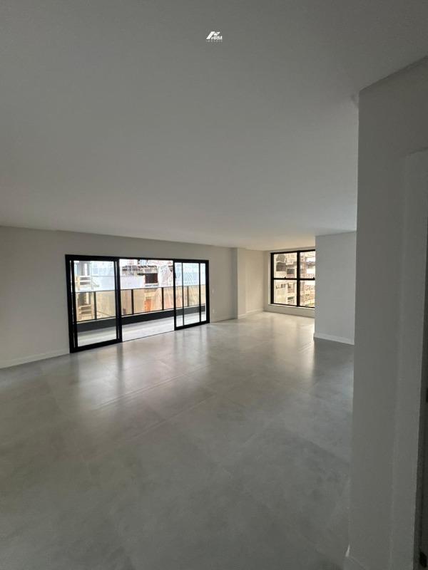 Apartamento com 3 Suítes e Vista Mar – Lazer Completo e Sofisticação