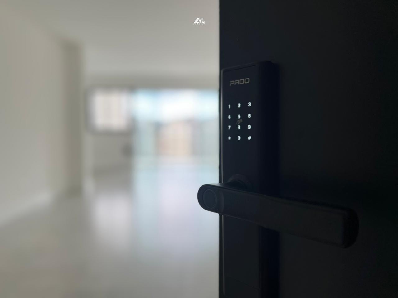 Apartamento com 3 Suítes e Lazer Completo à Beira-Mar