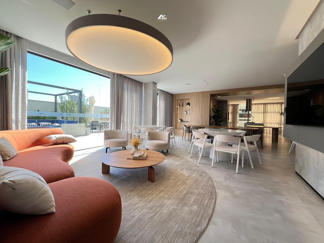 Apartamento com 3 Suítes e Lazer Completo à Beira-Mar