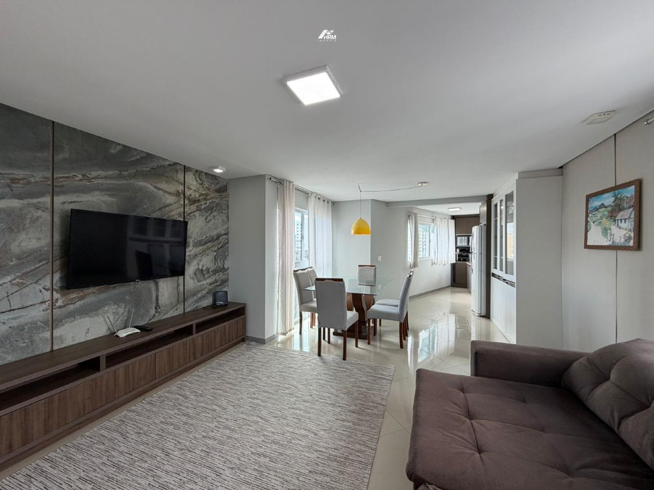 Apartamento com 3 suítes na região central de Balneário Camboriú.