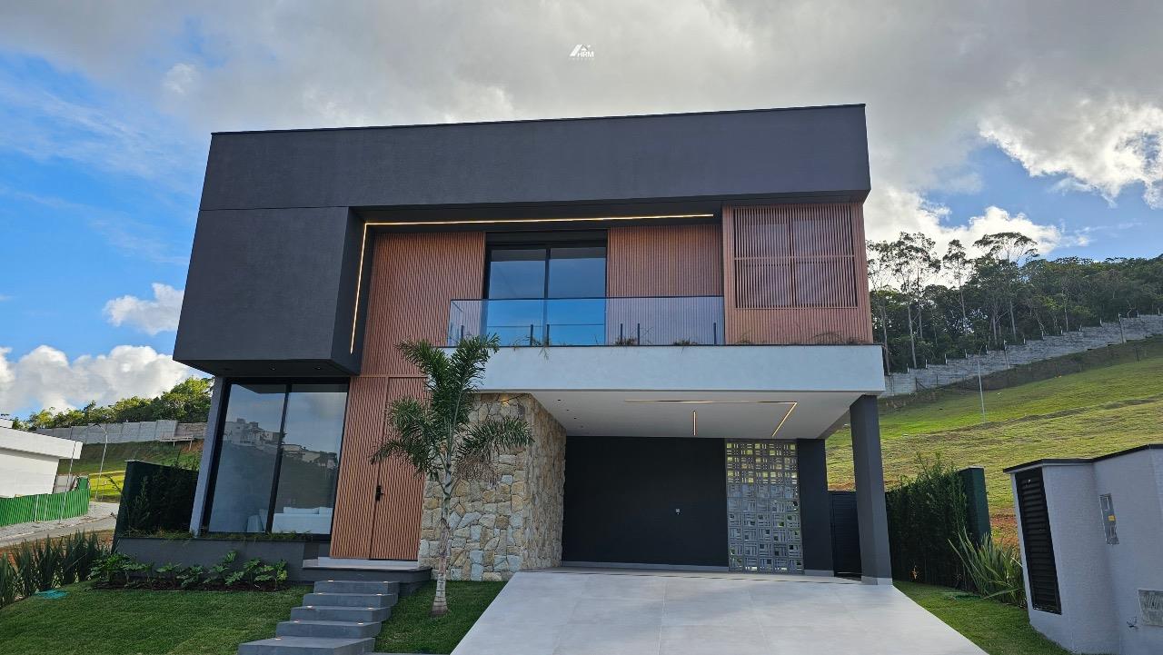 Casa com 04 suítes no condomínio parque do lago para venda | Centro, Camboriú, Santa Catarina