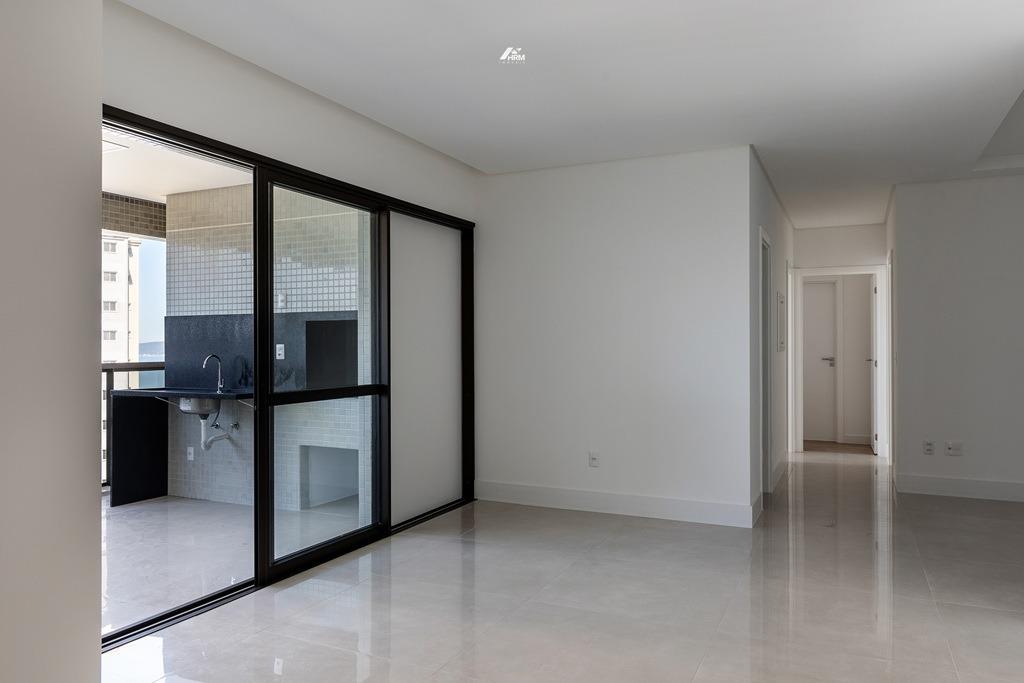 Apartamento de Alto Padrão com 2 Suítes, Sacada com Churrasqueira e Lazer Completo