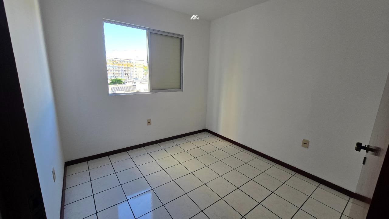 Apartamento a 400 Metros do Mar com 2 Dormitórios, Suíte e Sacada com Churrasqueira
