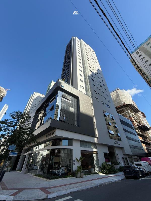 Apartamento Moderno com 4 Suítes, Área de Lazer Completa e Conforto Total