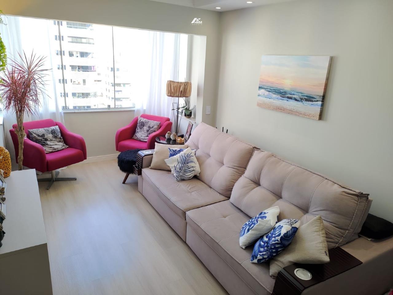 Apartamento com 2 quartos na região central de Balneário Camboriú.