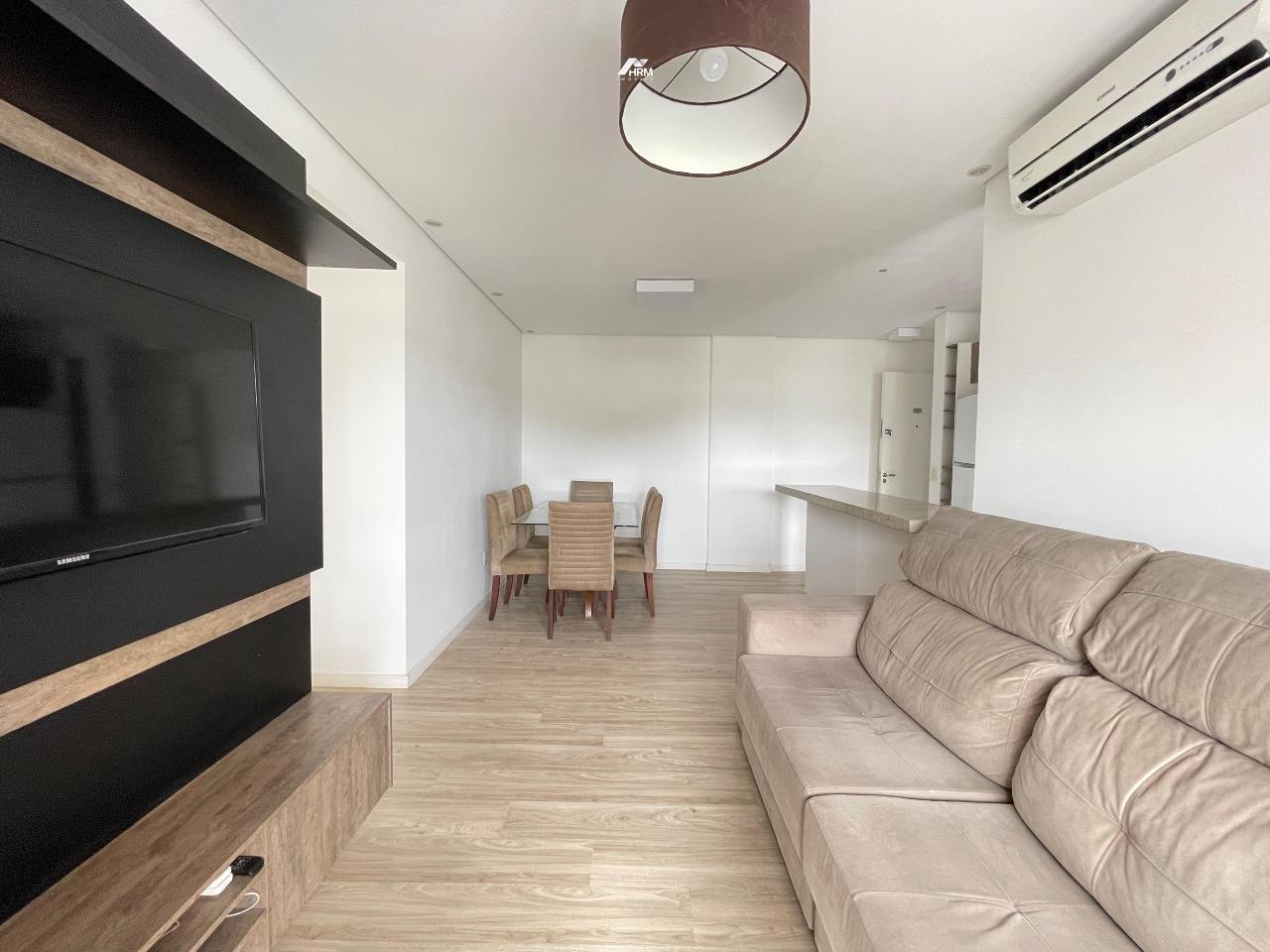 Apartamento Espaçoso com 3 Dormitórios e 1 Suíte em Condomínio com Piscina