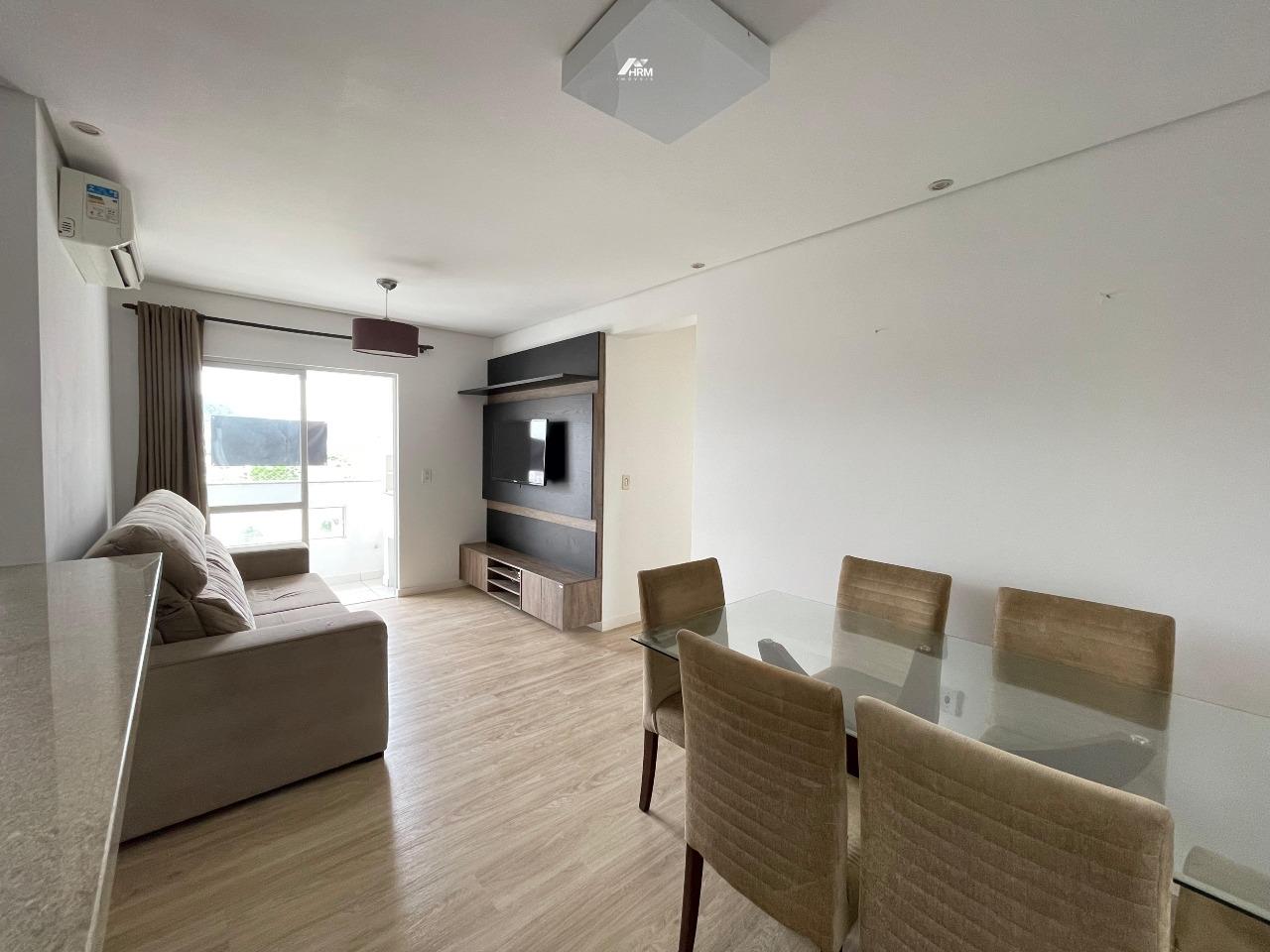 Apartamento Espaçoso com 3 Dormitórios e 1 Suíte em Condomínio com Piscina