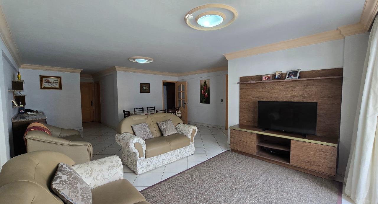 Apartamento de 159 m², 3 Dormitórios, Sacada e Ambientes Amplos