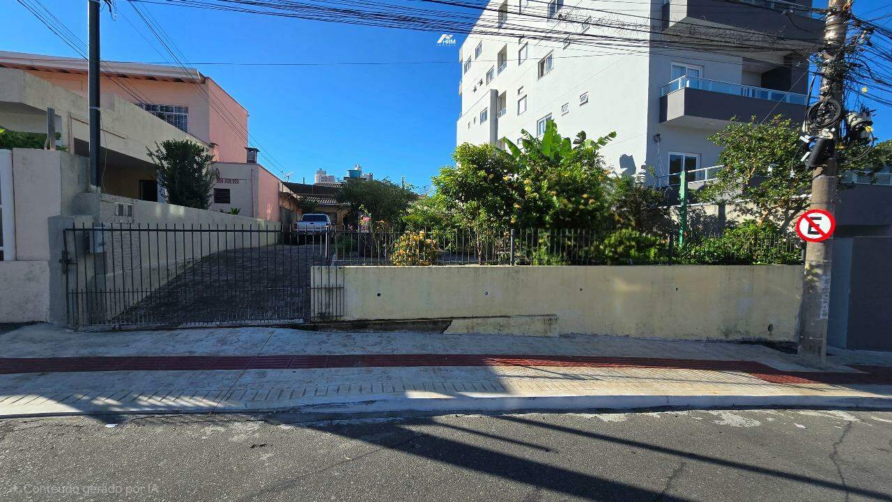 Terreno amplo, perfeito para construção de edifícios, em ótima localização no bairro Fazenda.