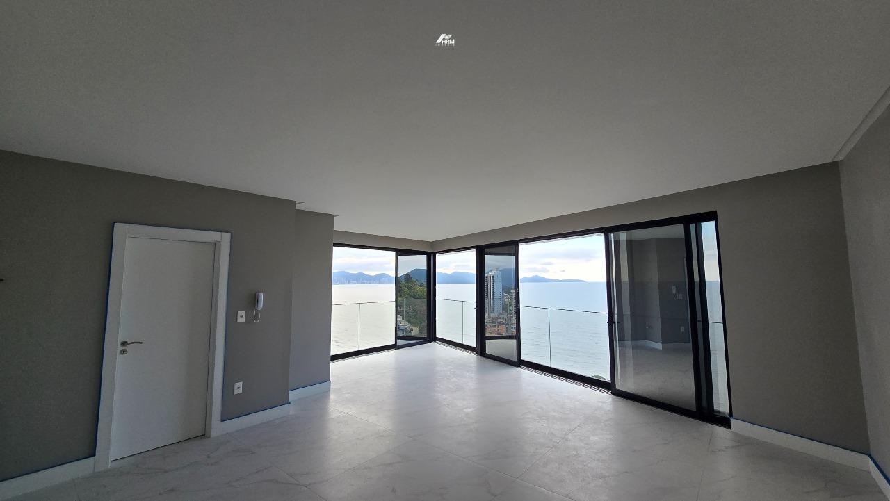 Cobertura Exclusiva com Vista para o Mar em Balneário Perequê