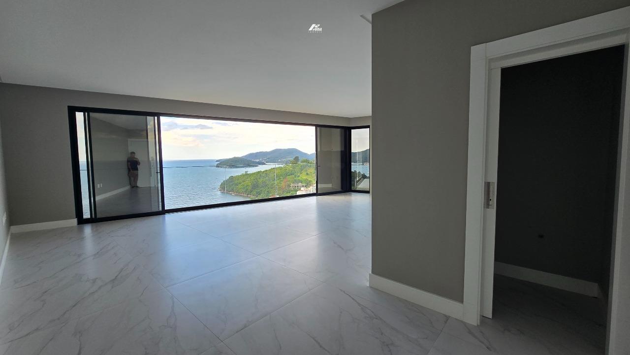 Cobertura Exclusiva com Vista para o Mar em Balneário Perequê