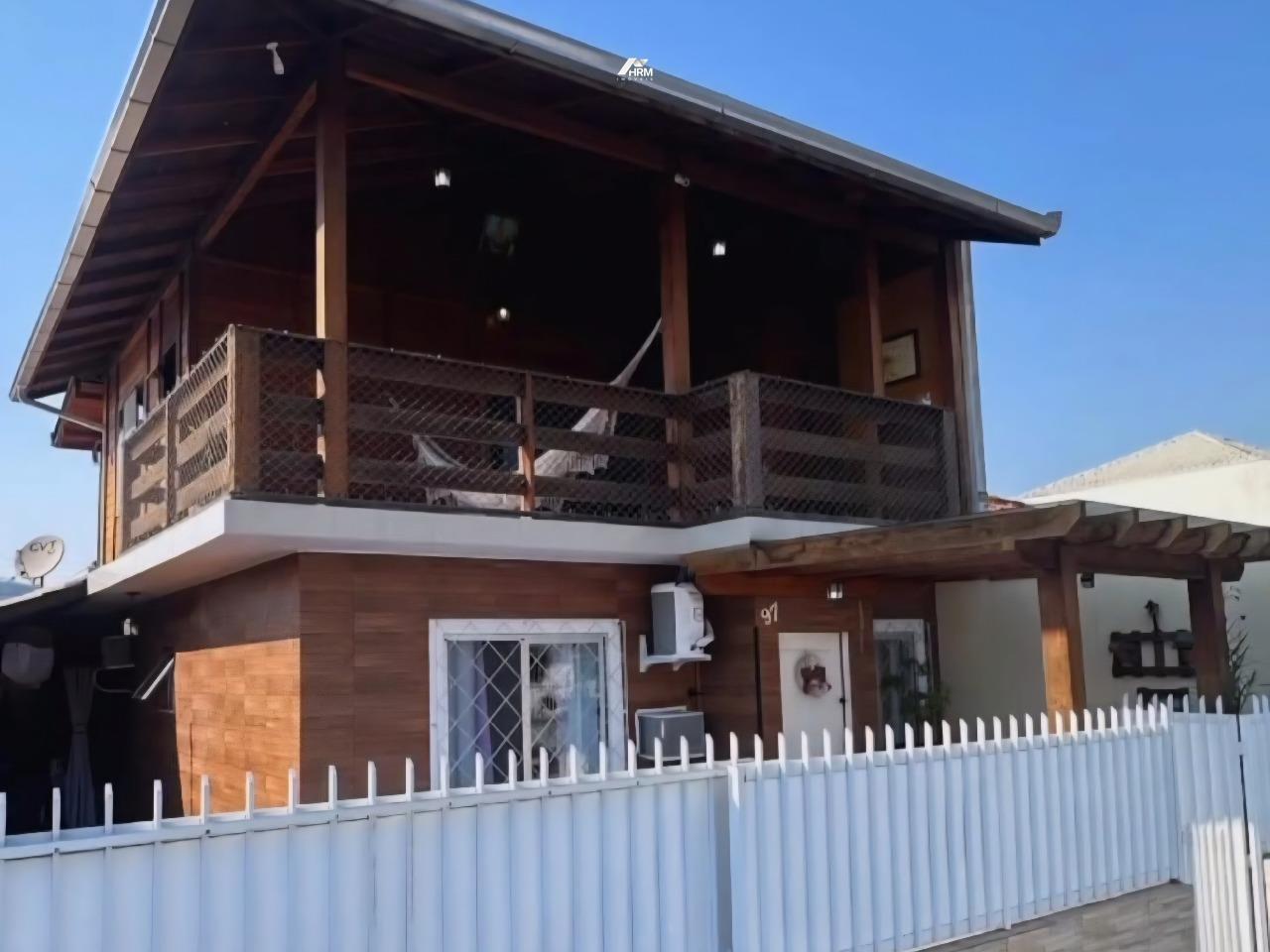 Casa Completa e Semi Mobiliada no Centro de Camboriú – Conforto, Lazer e Segurança