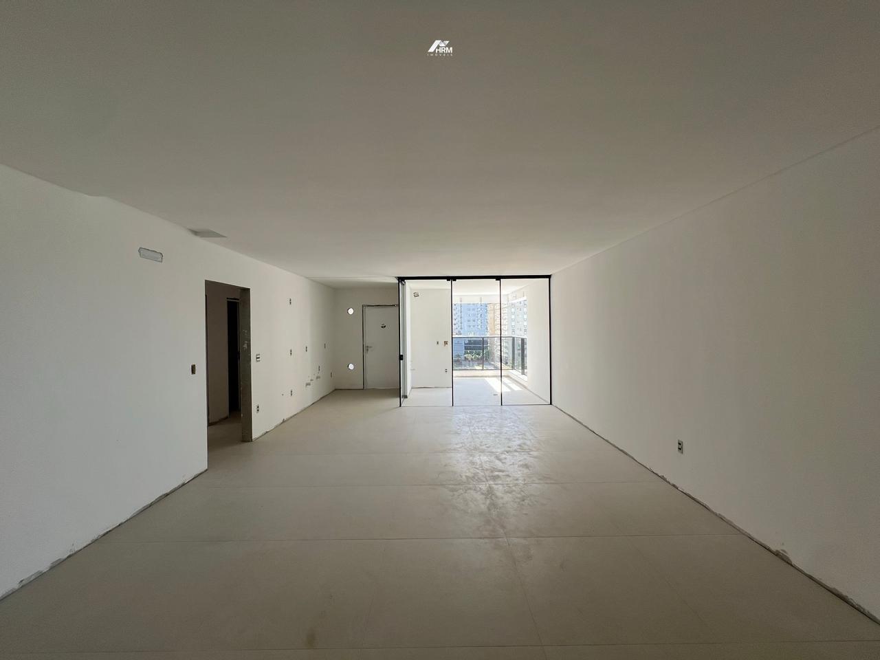 Apartamento de Alto Padrão com 3 Suítes e Vista para o Mar