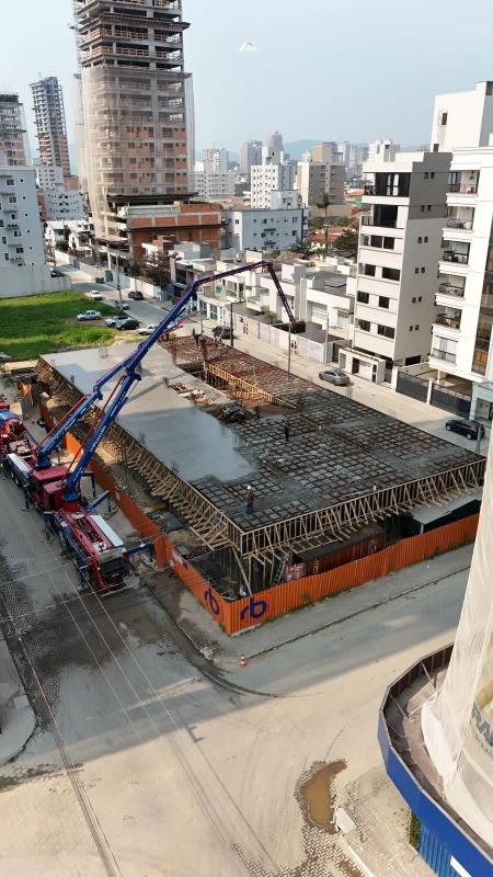 Apartamento Moderno com Sacada, Churrasqueira e Lazer Completo em Condomínio de Alto Padrão
