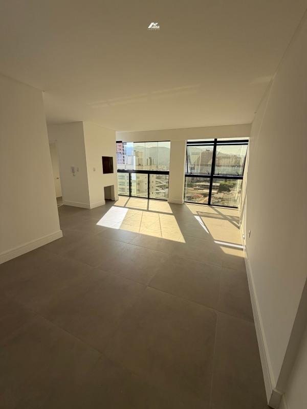 Apartamento Moderno com Lazer Completo, Piscinas e Espaço Gourmet em Condomínio Seguro