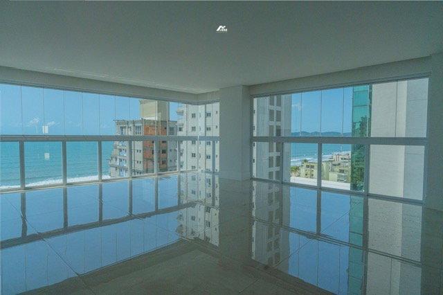 Apartamento Moderno com Vista Permanente para o Mar e Lazer Completo de Alto Padrão