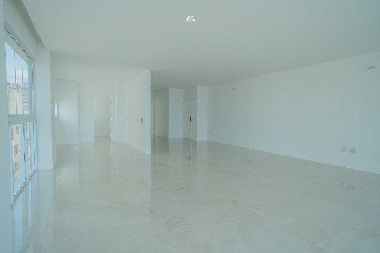 Apartamento Moderno com Vista Permanente para o Mar e Lazer Completo de Alto Padrão