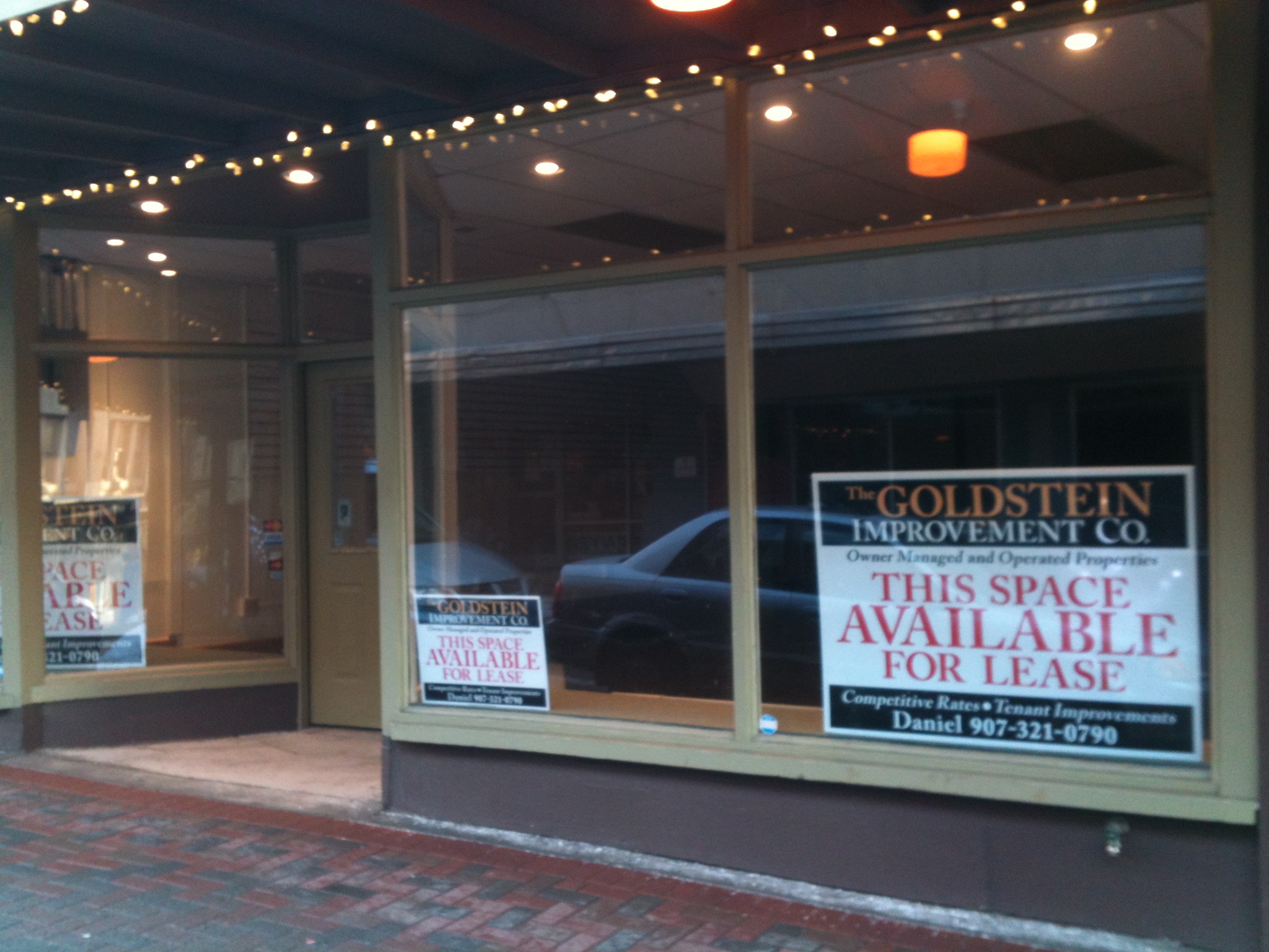 213Sewarda Storefront at 213 Seward Street
