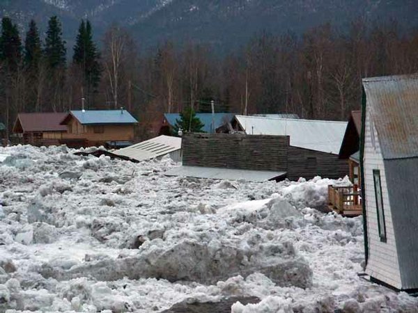 Massive ice blocks and flooding inundate the town of Eagle, Alaska, during the 2009 Alaska floods. Massive ice blocks and flooding inundate the town of Eagle, Alaska, during the 2009 Alaska floods.