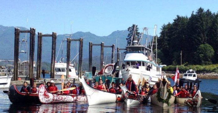 Canoes horizontal - Aug. 1