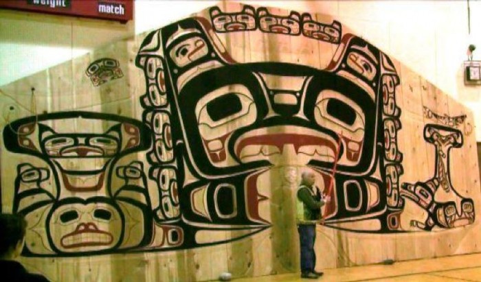 Tribal house screen