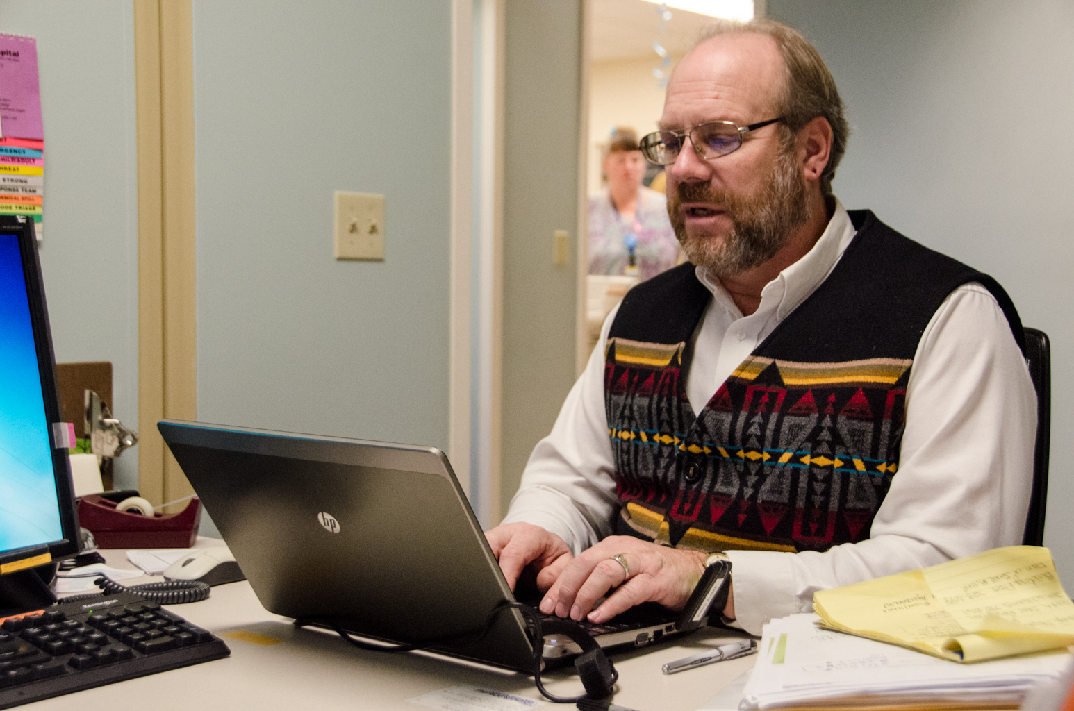 enroll-alaska-2 Enroll Alaska agent Mike Clark is stationed at Bartlett Regional Hospital. (Photo by Heather Bryant/KTOO)