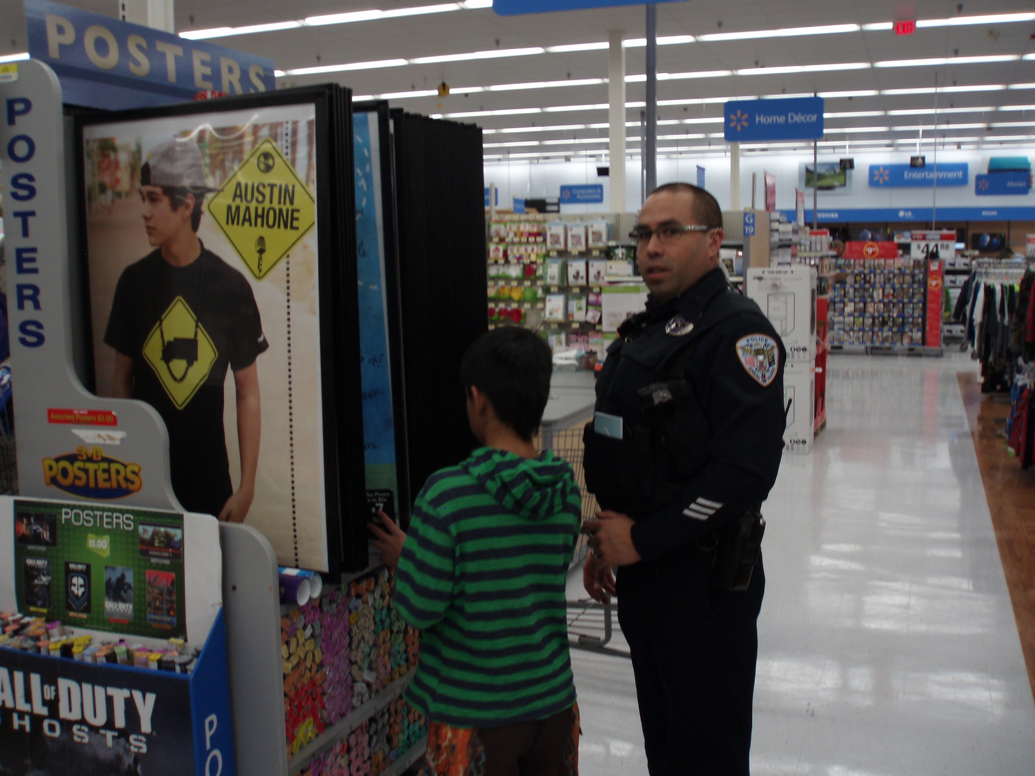Juneau Police Officer Jim Quinto was one of several police officers, State Troopers, and NOAA law enforcement who participated in Show with a Cop. (Photo courtesy of Sarah Hieb/Alaska Peace Officers Association)